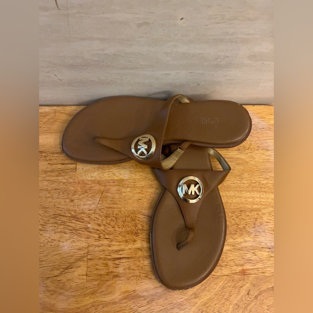Michael Kors MK Plate Marlena Leather Upper Thong Sandals - Picture 2 of 11